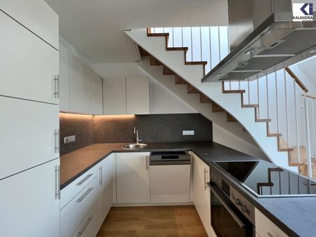 360 TOUR // DACHTERRASSENWOHNUNG NAHE VORGARTENMARKT - Foto 4