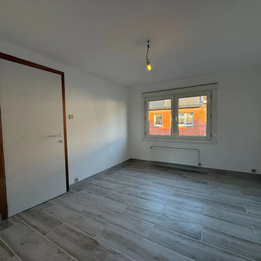 Rijwoning met 3 slaapkamers en koer te centrum Eernegem - Photo 1