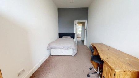 5 bedroom flat to rent - Photo 3