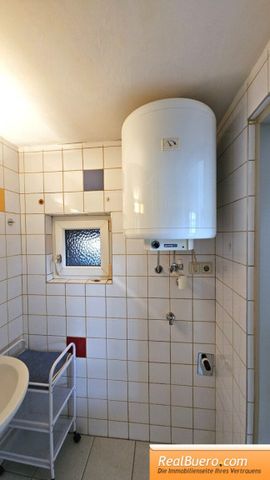 DACHGESCHOSSWOHNUNG - IDEAL FÜR STUDENTEN ODER PENDLER - Photo 4