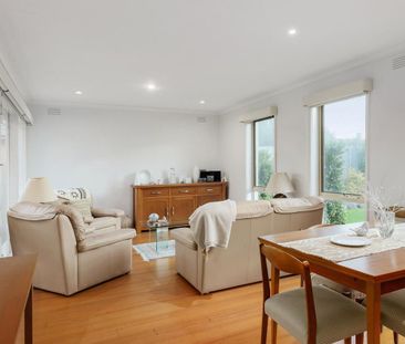 A FANTASTIC FAMILY HOME IN A GREAT LOCATION! - Photo 1