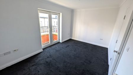 To Let 2 Bed Apartment - Photo 5