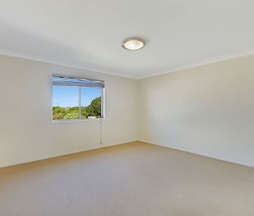 MODERN TWO-BEDROOM TOWNHOUSE WITH OFFICE NEAR CBD - Photo 5