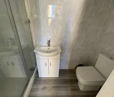 Shirley Road, SO15 - Photo 3