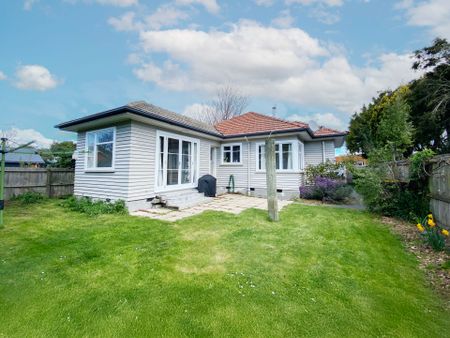 Great Family Home Awaits! - Photo 5
