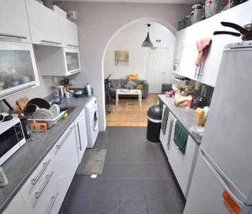 1 bedroom in a house share to rent - Photo 5