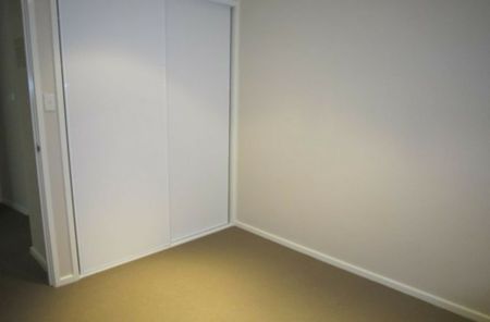 Spacious 2 Bedroom Apartment in Braddon - Photo 4