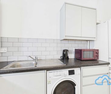 RM1 Woodstock Court | Lee | London | SE12 9HT - Photo 2