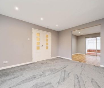 4 bedroom detached house to rent - Photo 2