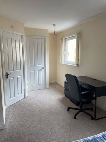 4 bedroom terraced house to rent - Photo 5