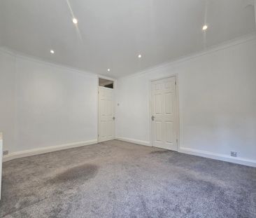 2 bedroom maisonette to rent - Photo 4