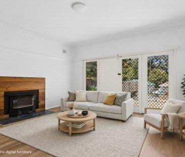 Spacious & Light-Filled Family Home in Leafy Keiraville Location - Photo 1