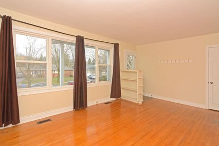 For Lease - 1437 Westbrook Drive Unit# Main Floor, Peterborough, Ontario - Photo 2