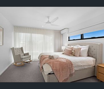 Low-Maintenance Luxury Living in an Architecturally Designed Duplex... - Photo 5