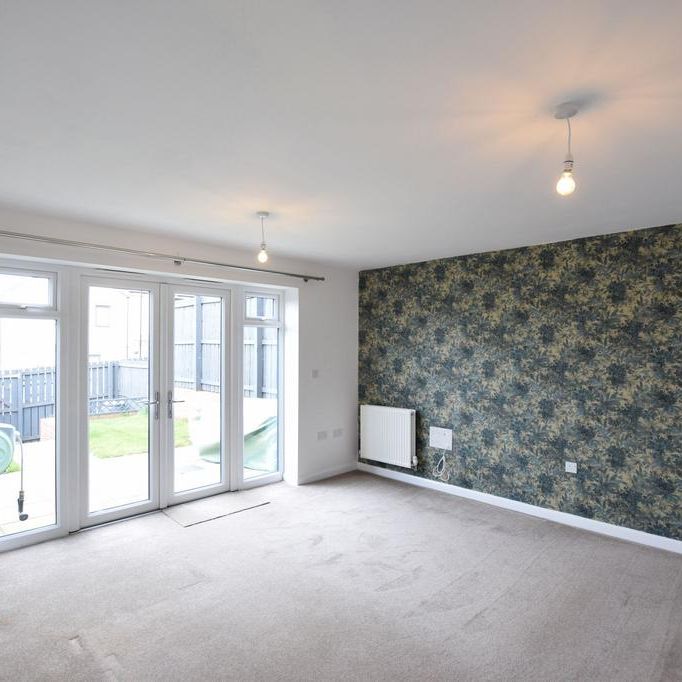 3 bedroom end of terrace house to rent - Photo 1