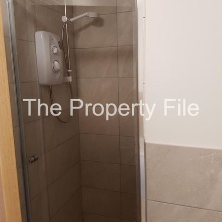 4 bedroom apartment to rent - Photo 3