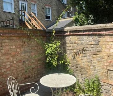 Room in a Shared Flat, Dafforne Road, SW17 - Photo 4