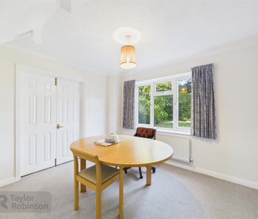 4 bedroom detached house to rent - Photo 3