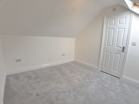 4 bed apartment to rent in Warwick Road, Kenilworth, CV8 - Photo 4