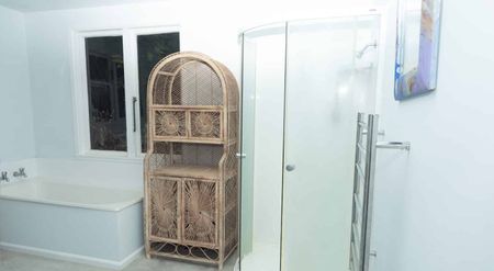 Home in okoia - Photo 2