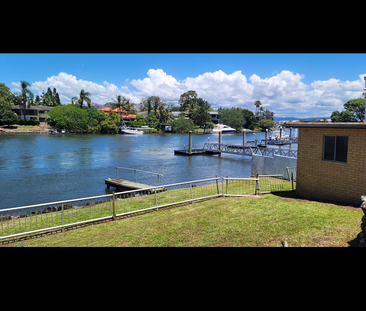2 Binda Place, Bundall, QLD - Photo 5