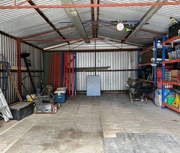 Four Bedroom Family Home! - Photo 2