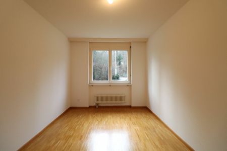 An ruhiger Lage in Reinach - grosszügige 4 1/2-Zimmerwohnung im 1.OG - Foto 4