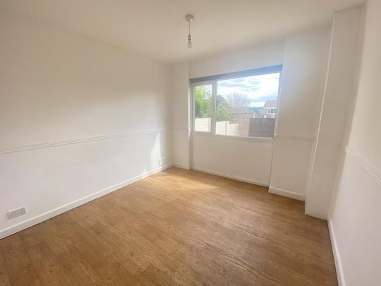 3 bedroom end of terrace house to rent - Photo 1