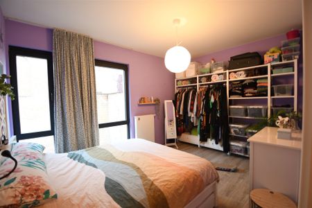 Centraal gelegen appartement met 2 slaapkamers en terras in - Photo 3