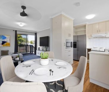 Family home with large shed! - Photo 5