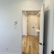 1 room apartment of 56m² in Montreal - Photo 2
