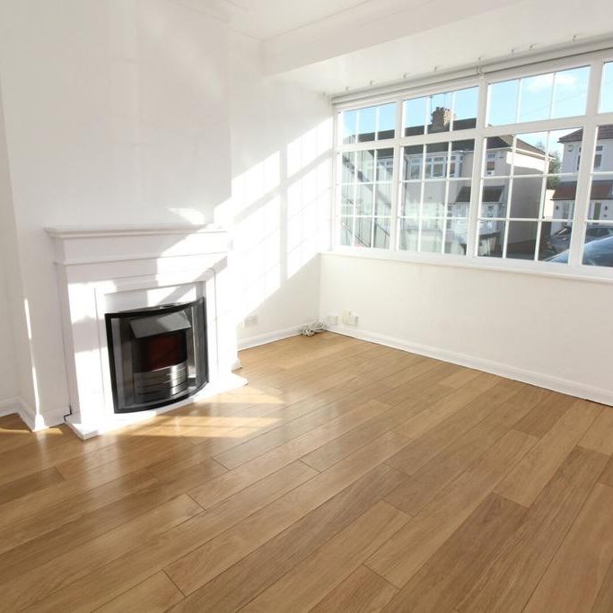 3 bedroom end of terrace house to rent - Photo 1