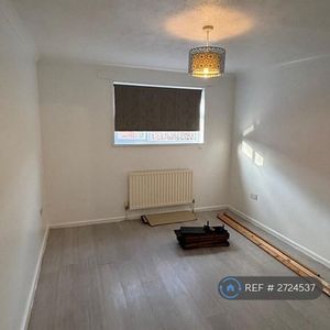 3 bedroom terraced house to rent - Photo 3
