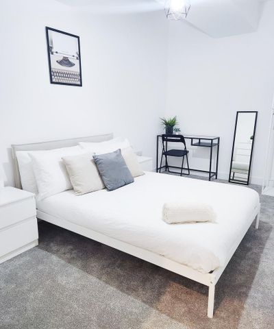 3 bedroom flat to rent - Photo 5