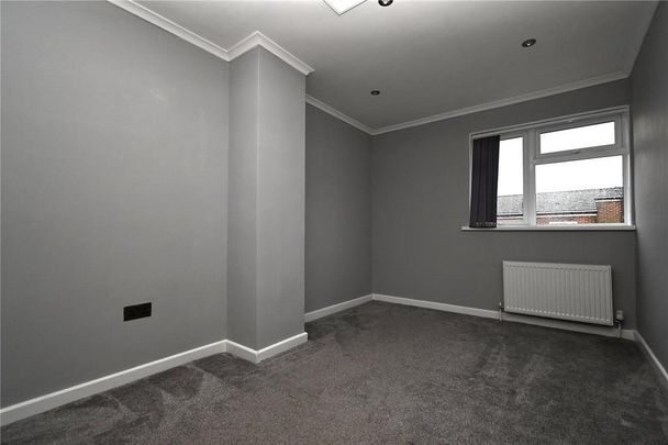 3 bedroom end of terrace house to rent - Photo 1