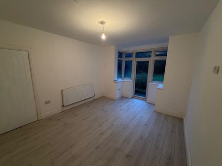 Heythrop Grove, Birmingham - Photo 4