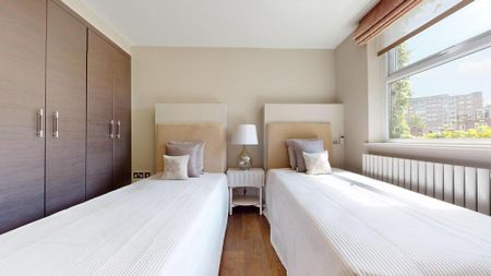 3 bedroom flat to rent - Photo 2