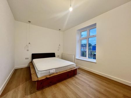 3 bedroom ground floor flat to rent - Photo 4