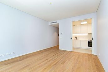 2 Bedroom Apartment with a view, Largo do Rato, Lisboa