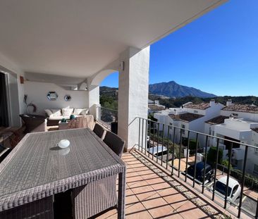 Middle Floor Apartment in Benahavís - Photo 3
