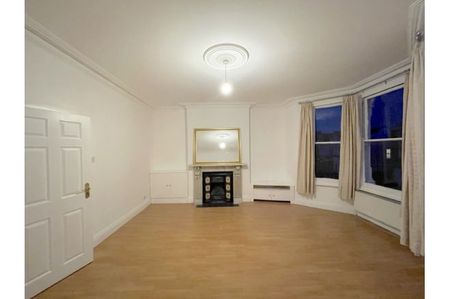 2 bedroom apartment - Photo 2