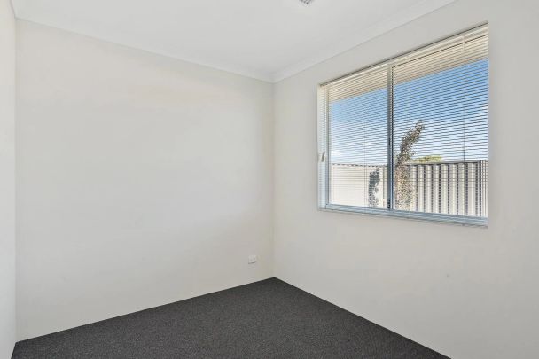 17 Kelston Approach, - Photo 1