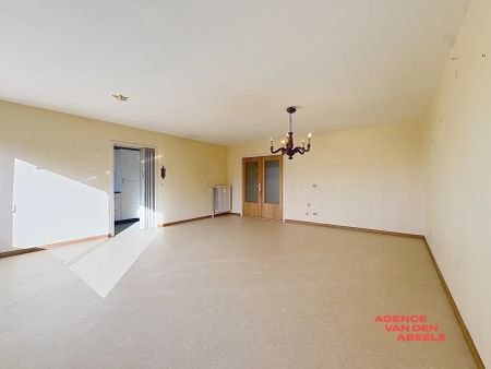 Ruim 3-slaapkamerappartement in Sint-Andries - Photo 2