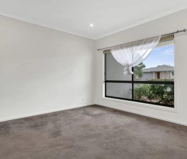 Space, Style & Superb Location - Photo 5