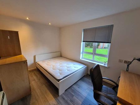 Stretford Road, Hulme, Manchester, M15 - Photo 3