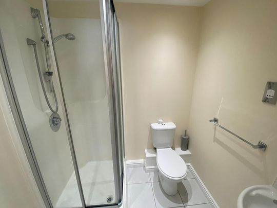 2 bedroom flat to rent - Photo 1