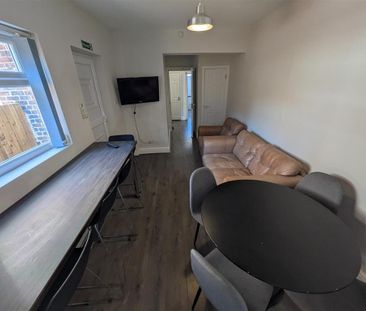 5 bedroom private hall to rent - Photo 4