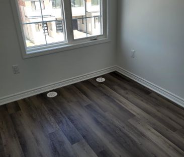 For Lease - 94 Ennerdale Street, Barrie, Ontario - Photo 4