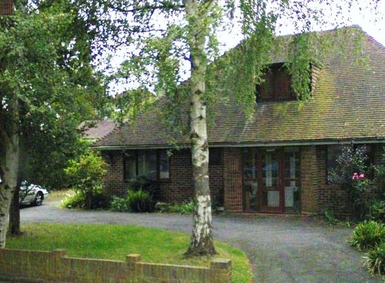 2 Bed Maisonette, Elmfield Way, CR2 - Photo 1