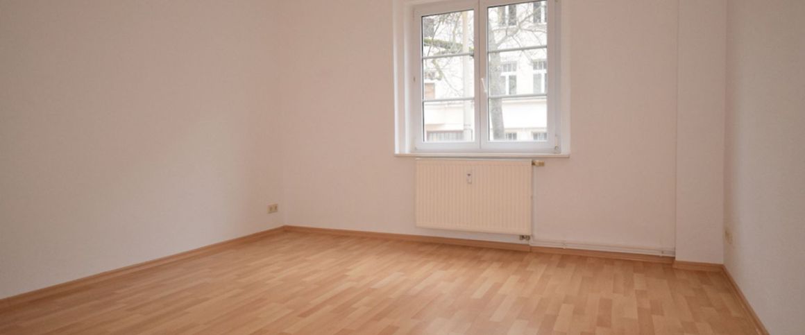 2-Raum • Laminat • Tageslichtbad mit Wanne • Stellplatz • Kaßberg • TOP • Anschauen & Mieten - Foto 1